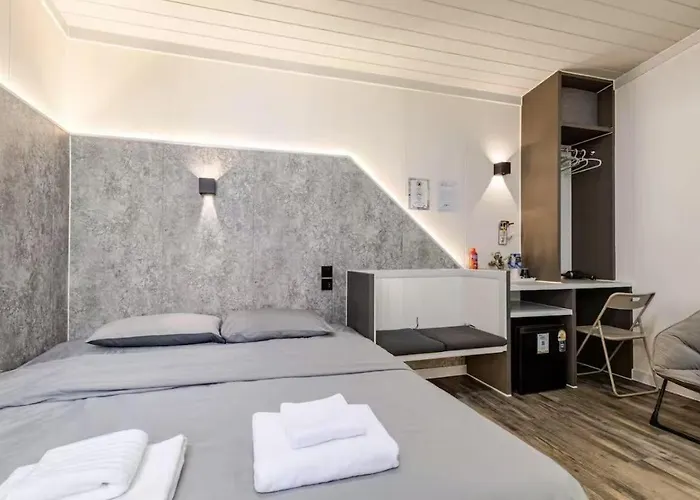 Coolplay House Guest house